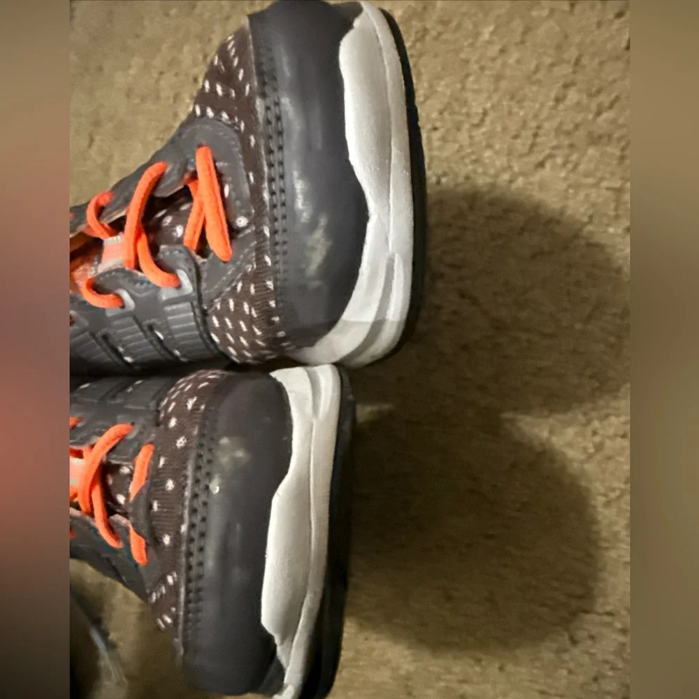 Adidas Women Adeprene+ Size 7 Gray White‎ Dot Orange Shoes Athletic